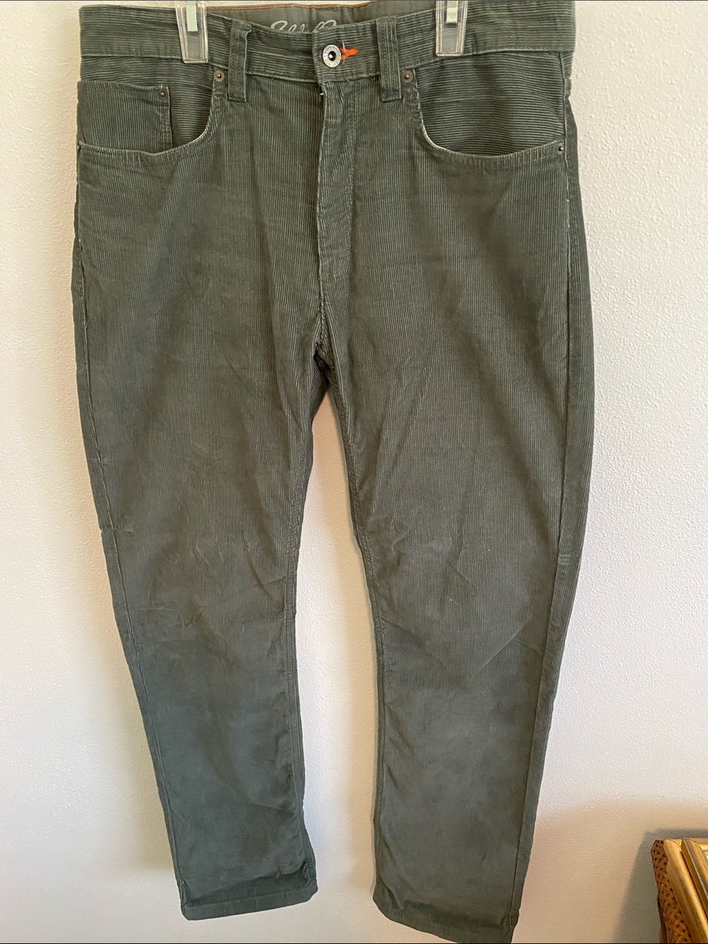 Eddie Bauer Men's Corduroy Pants in Olive